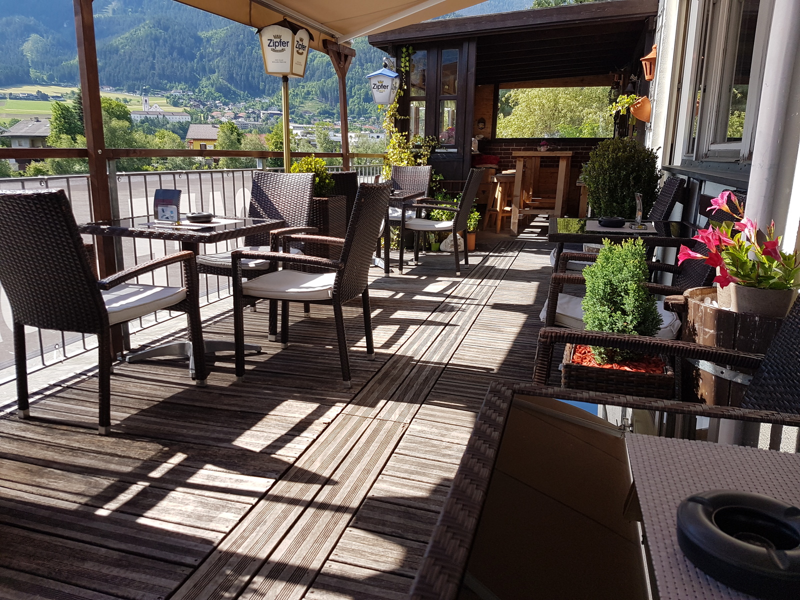 Terrasse von Café Sun'n more